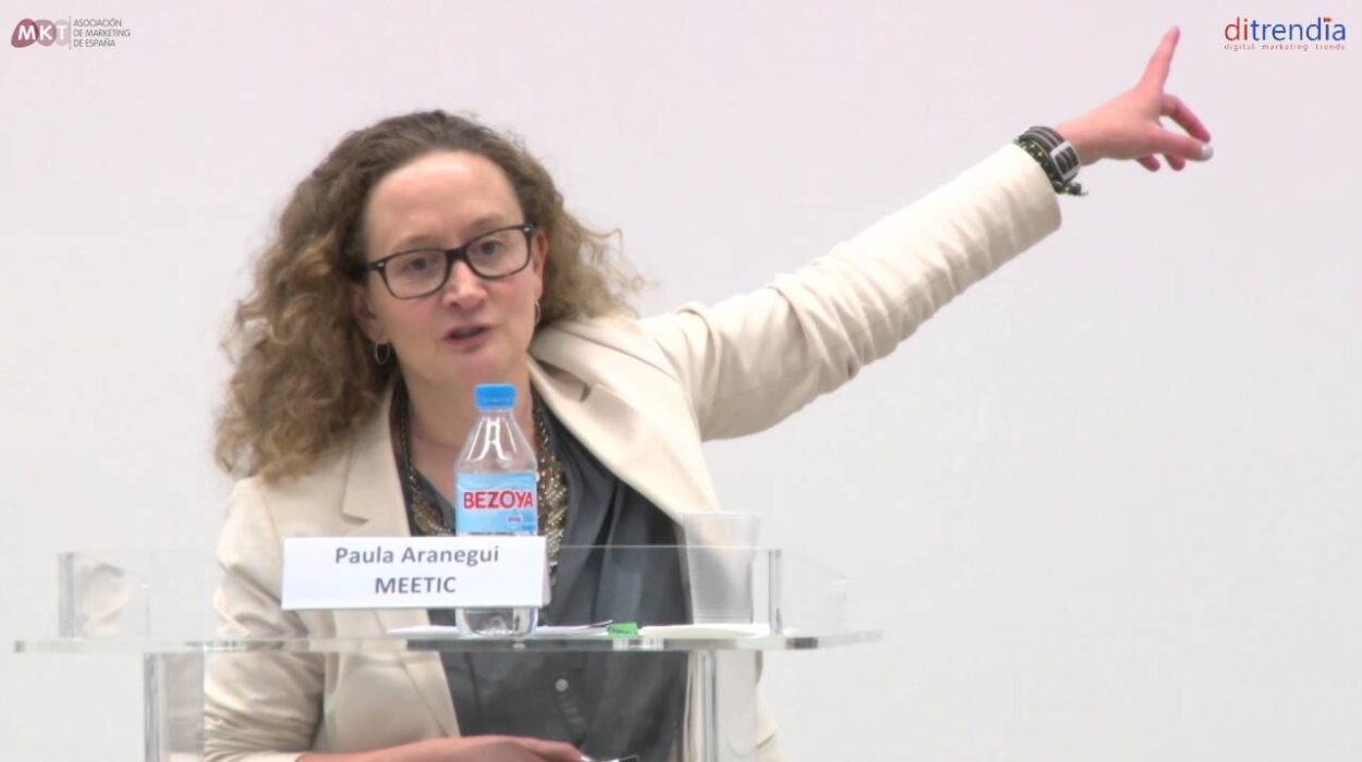 Ponencia de Paula Aranegui, Business Developer Manager - España y Portugal de MEETIC en el MKTefa