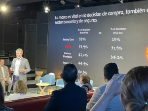 Ponencia "¿Cómo ha llegado Santander a convertirse en la marca más valiosa de España?" por Juan Erquicia, responsable Global de Branding del banco Santander